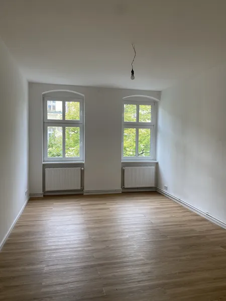 2 Zimmerwohnung mit Balkon, Einbauküche und Wannenbad — photo 1